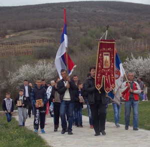 Litija kroz selo i polje