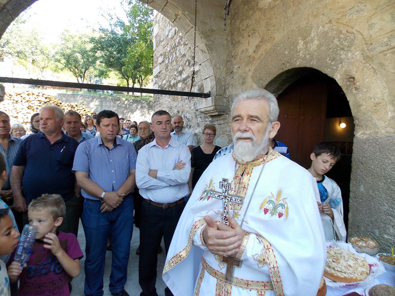 Otac Milenko besedi